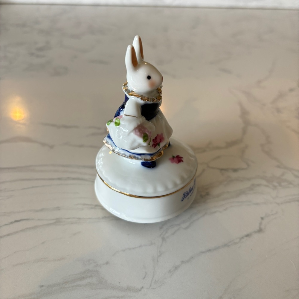 Sekiguchi Blue Velvet Bunny Music Box, made in Japan, mama rabbit